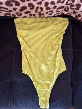 🌼 Urban Rose Ribbed Bodysuit 🌼
